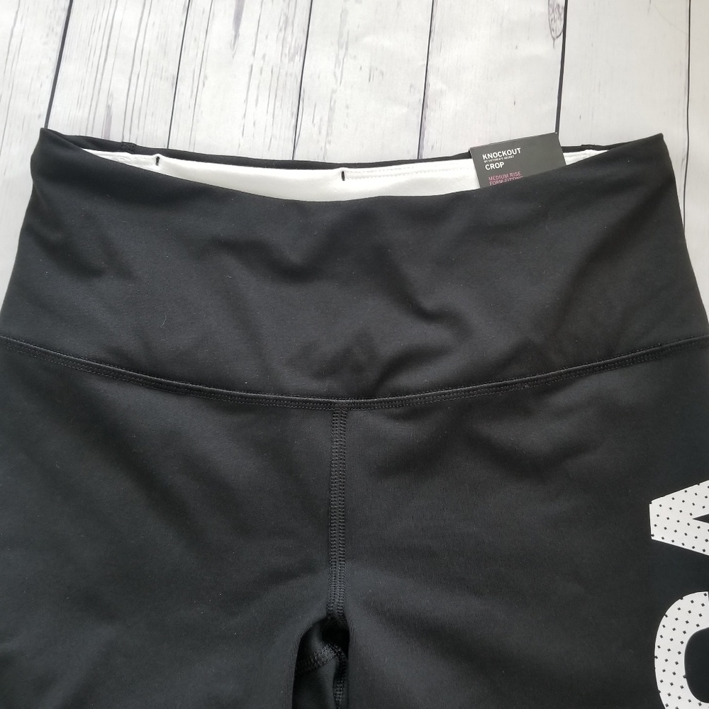 ⬇️🌹Victoria's Secret Cropped Workout Legging - Picture 3 of 4